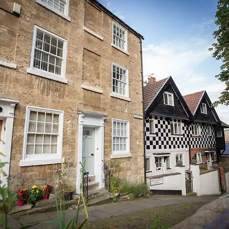 Clovelly House 내어스버러