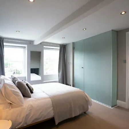 Clovelly House Holiday home *